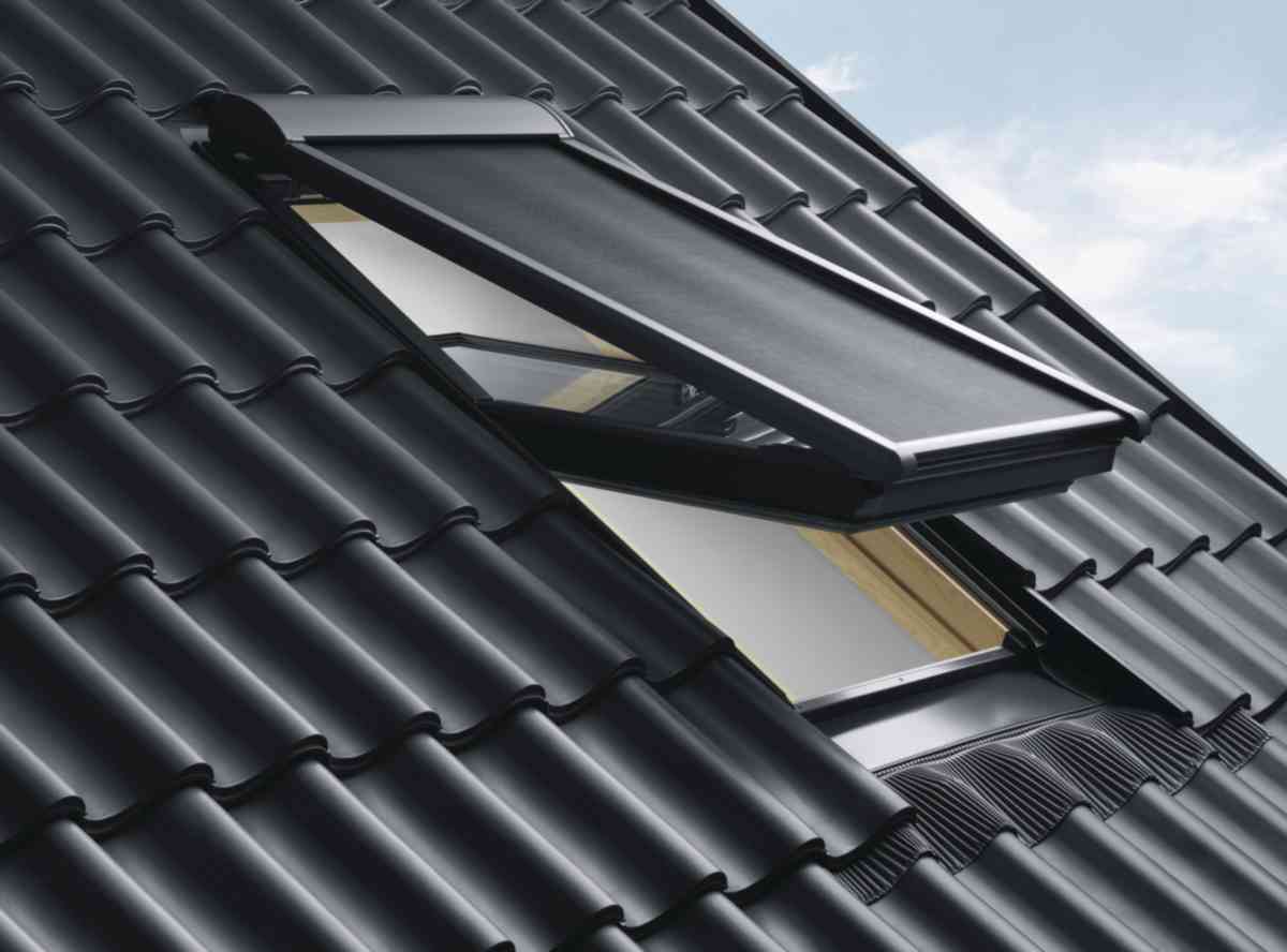 Fenêtre de toit Velux sur toiture neuve